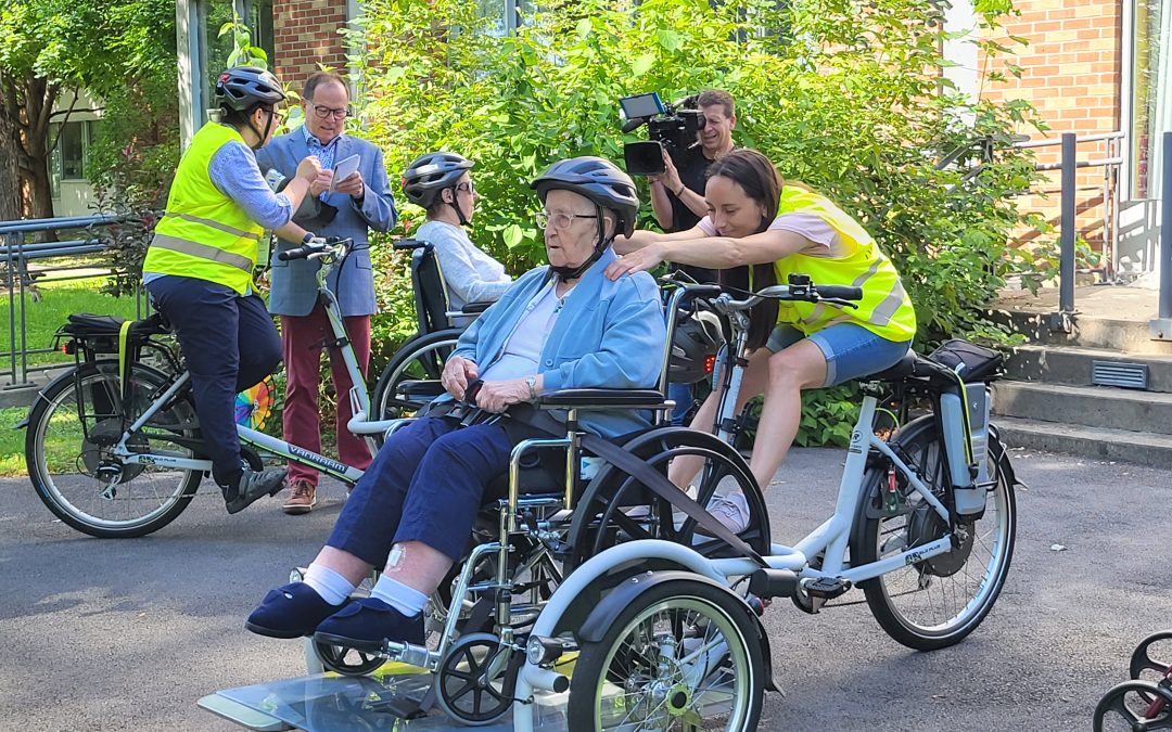 Un projet-pilote novateur de vélos adaptés au Manoir de Verdun